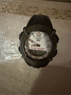 Casio HD 10 Year Battery
HDC-600 Black And Grey Mens Digital Analog Watch